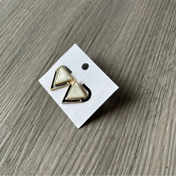 Vintage 80s Style Triangle Earrings With Marble, Gold & Black Detail Women’s - Picture 7 of 9